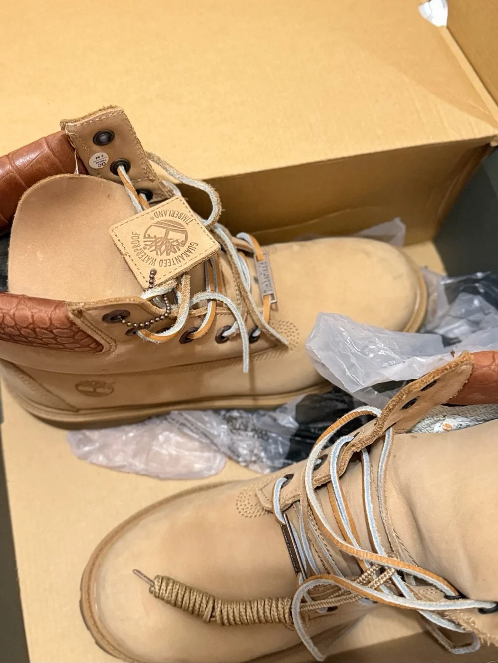 Timberland Wheat Nubuck Lace-Up Work Boots with Brown Collar